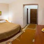 Nova Hotel Tatariv