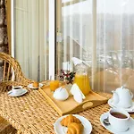 Nova Hotel 2*