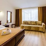 Nova Hotel Tatariv
