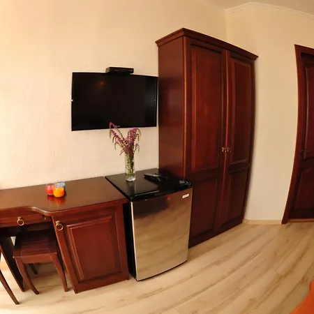 Nova Hotel 2*