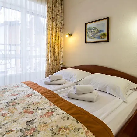 Hotel Nova 2*
